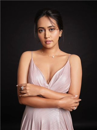 'पंचायत 3' की रिंकी का ग्लैमरस अंदाज... - Hindi News | 'पंचायत 3' की रिंकी का ग्लैमरस अंदाज... | Latest Photos at Lokmatnews.in