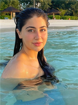 मालदीव में 'ये है मोहब्बतें' एक्ट्रेस का ग्लैमरस अंदाज, फोटोज वायरल - Hindi News | मालदीव में 'ये है मोहब्बतें' एक्ट्रेस का ग्लैमरस अंदाज, फोटोज वायरल | Latest Photos at Lokmatnews.in